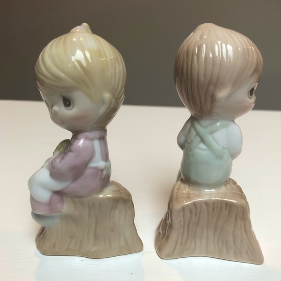 Precious Moments Salt & Pepper Shaker Set - Picture 3 of 6